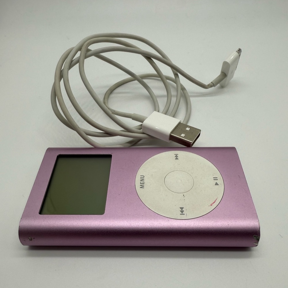 Apple Pink iPod mini with USB Charger